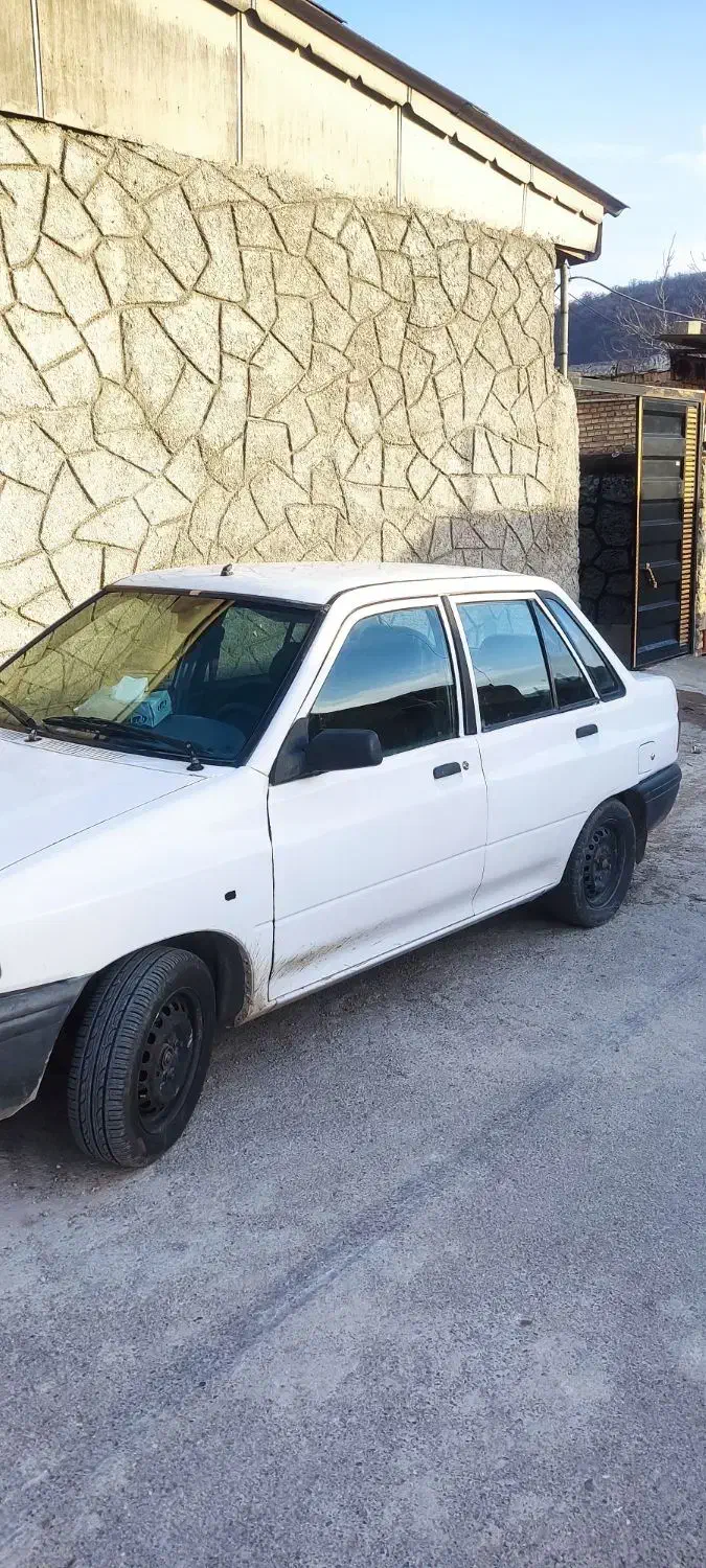 یک ماشین پراید مدل 90|خودرو سواری و وانت|صادق آباد, |دیوار