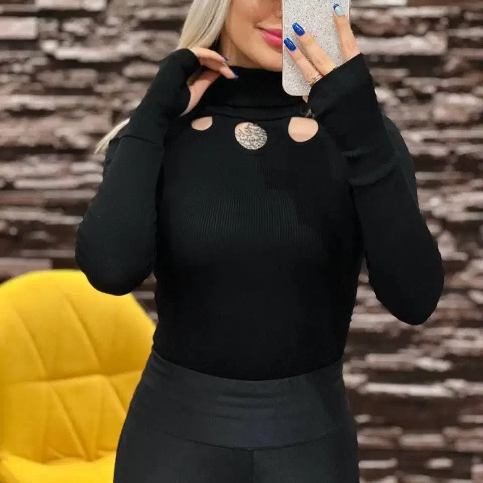 کراپ یقه اسکی|لباس|برخوار, |دیوار