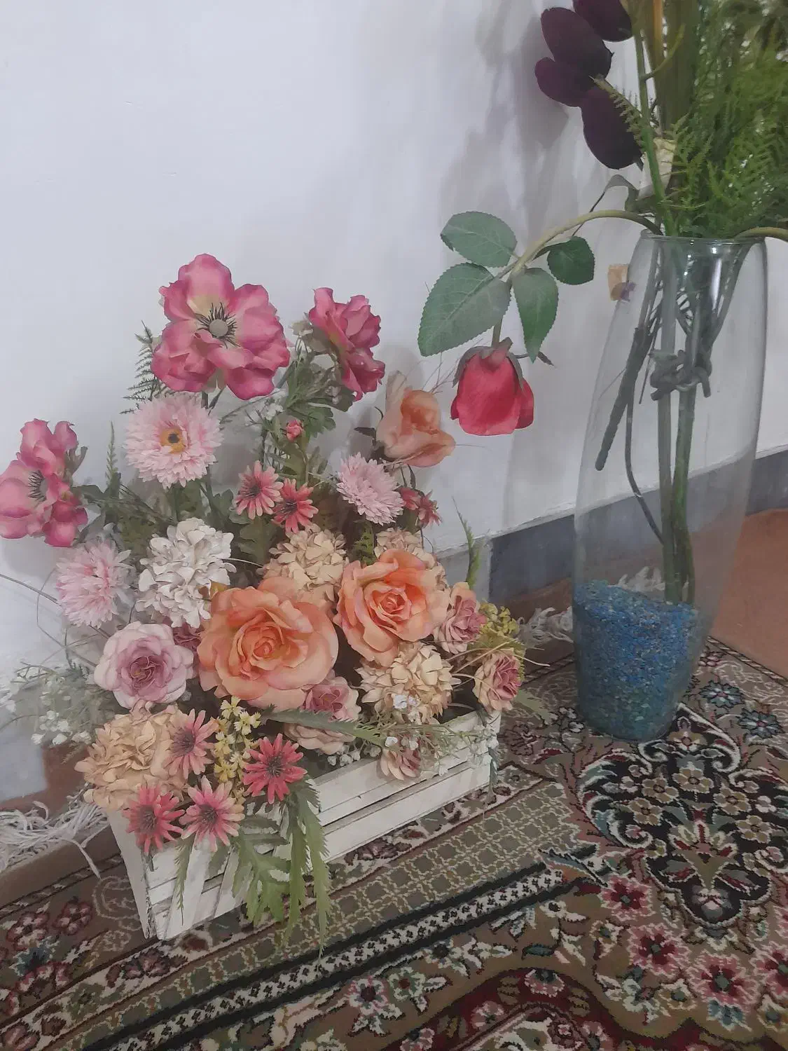 گلدان شیشه وسبد گل|گل مصنوعی|سبزوار, مدرس|دیوار