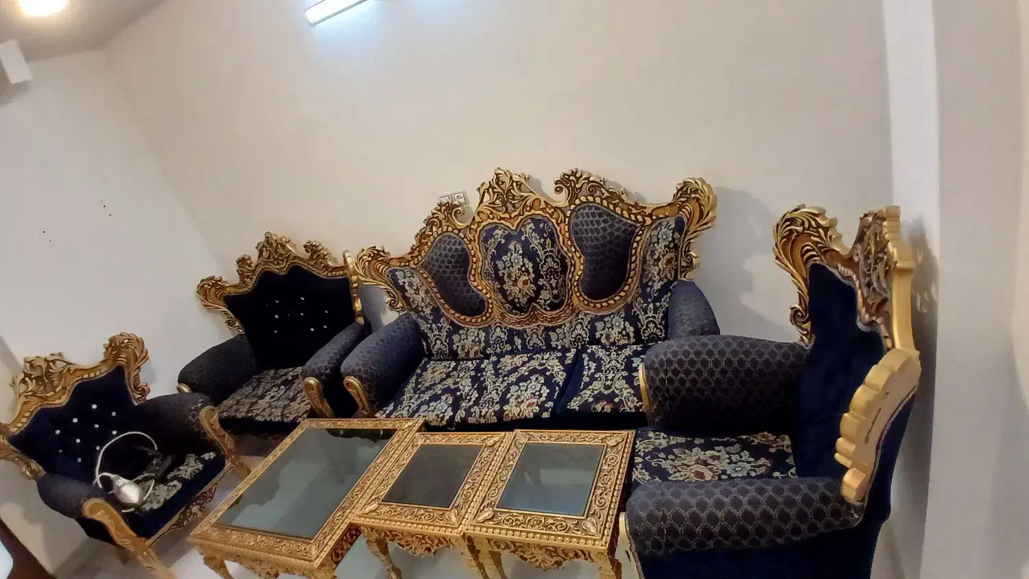 مبل ۷ نفره سلطنتی|مبلمان خانگی و میز عسلی|اصفهان, الهیه|دیوار
