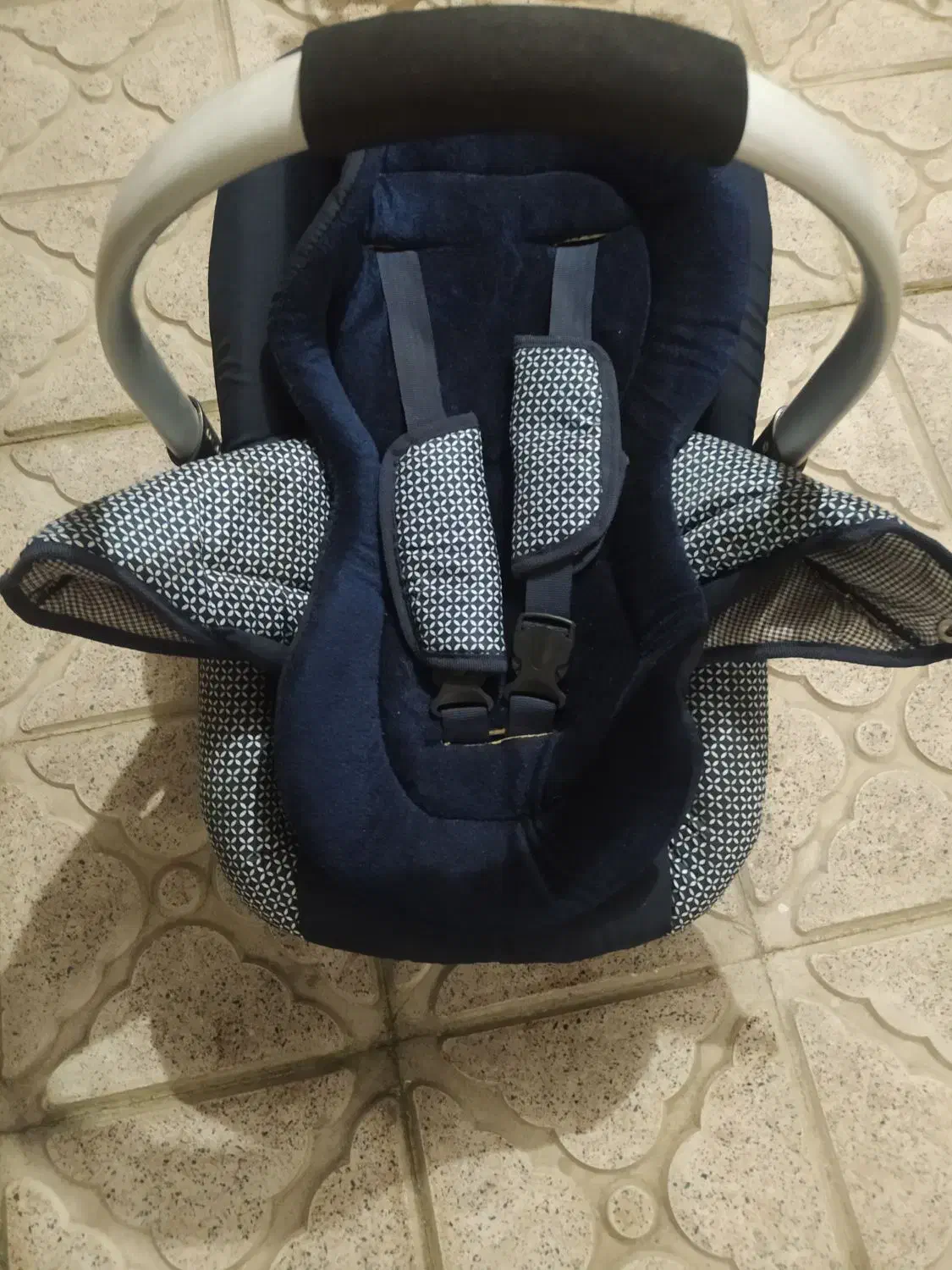 کریر بچه درحد نو|کالسکه و لوازم جانبی|مراغه, |دیوار