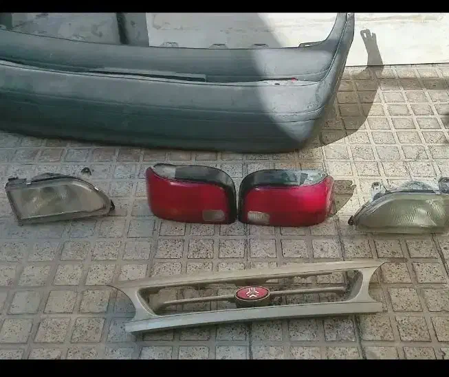 ۳ تا سپر پراید و ۴ تا چراغ پراید همش سالم|قطعات یدکی و لوازم جانبی|فولادشهر, A4|دیوار
