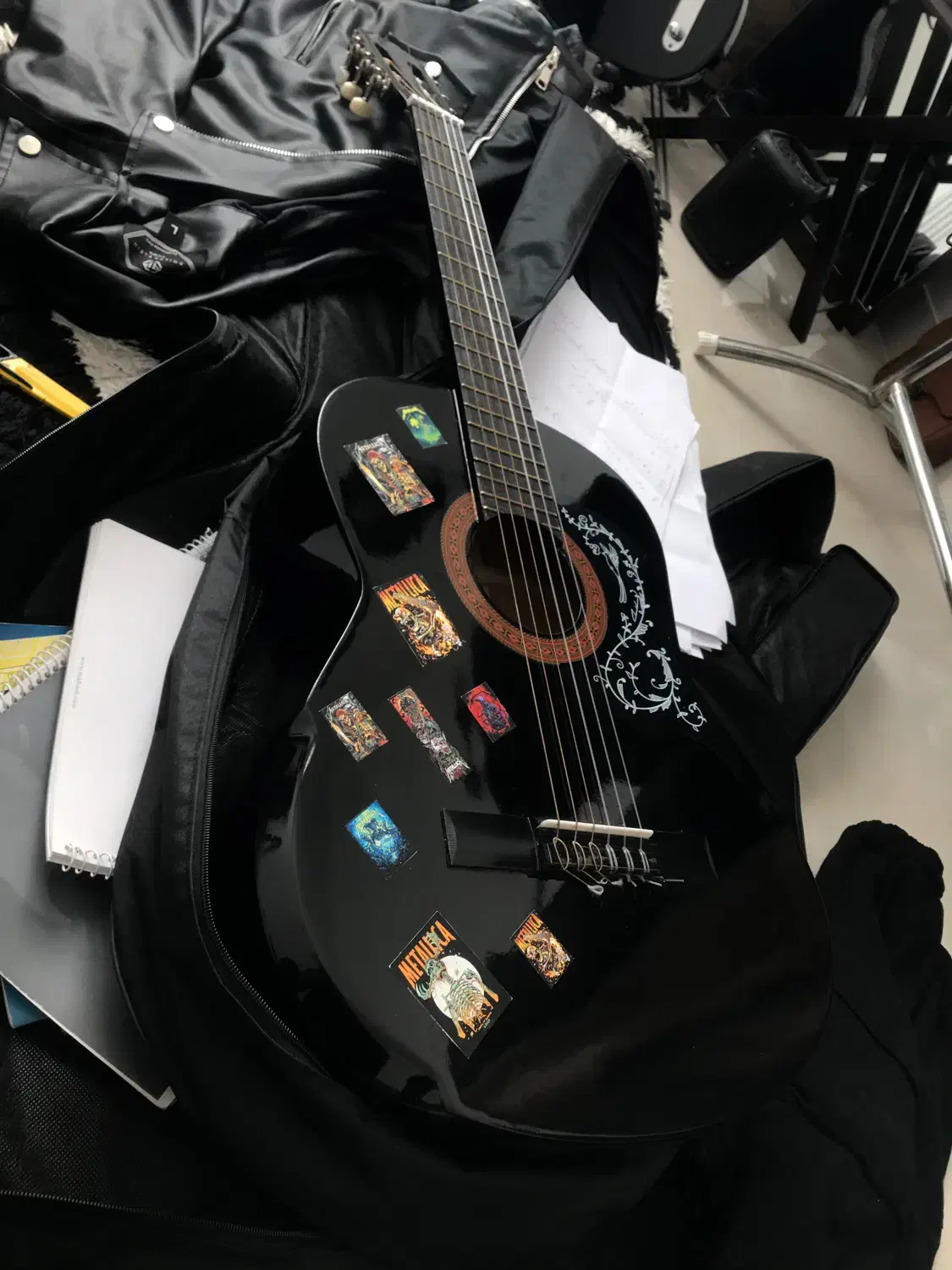 گیتار کلاسیک کاستوم متالیکا|گیتار، بیس، امپلیفایر|ارومیه, |دیوار