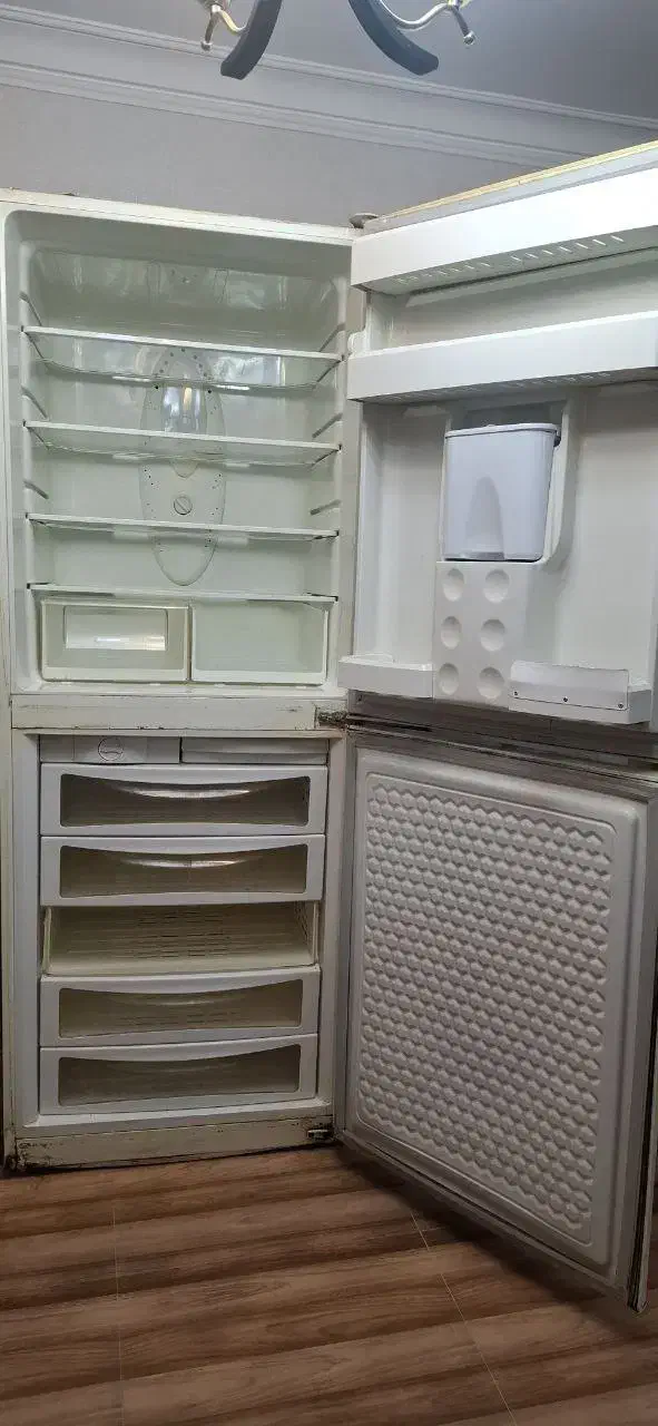 یخچال فریزر الکترو استیل ۳۲ فوت|یخچال و فریزر|رشت, باهنر|دیوار