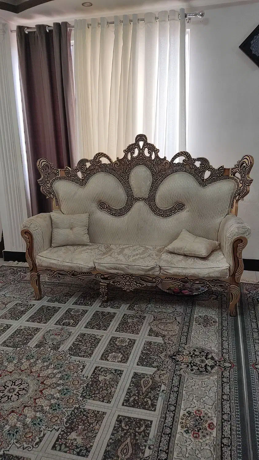 مبل سلطنتی 5نفره|مبلمان خانگی و میز عسلی|لاهیجان, بازکیاگوراب|دیوار