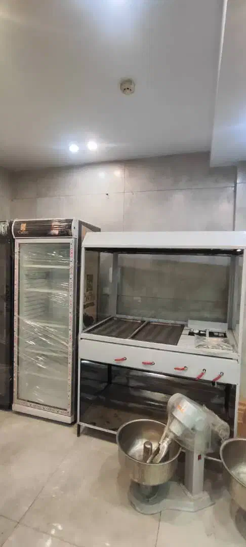 فر ساندویچی کدN6یخچال ایستادهMj1پیتزاbrمیزکارR|کافی‌شاپ و رستوران|قروه, |دیوار