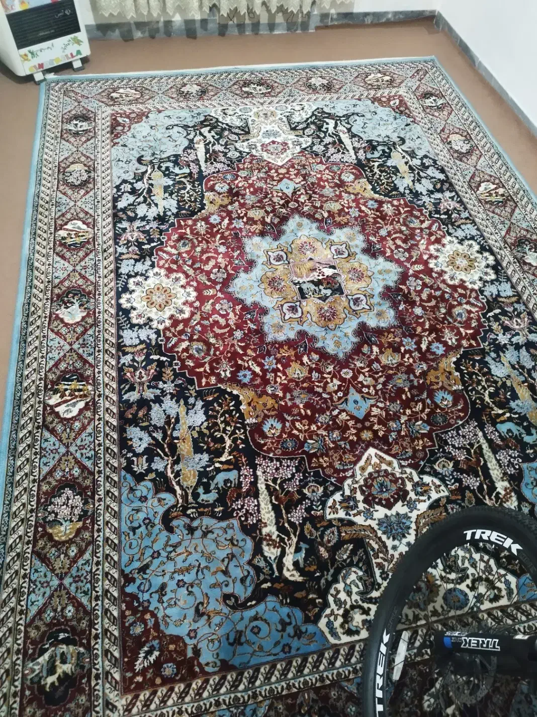 دو عدد فرش دو نیم در سه نیم|فرش|بوکان, |دیوار