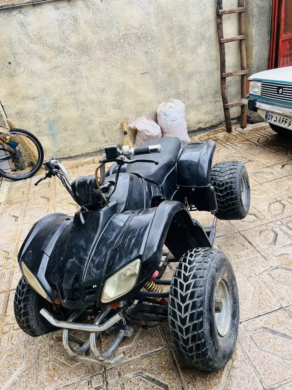 موتورچهارچرخ|موتورسیکلت|ربط, |دیوار