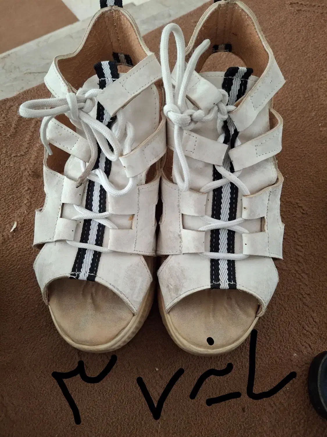 چند جفت کفش عکس دومی نو هستش|کیف، کفش، کمربند|یزد, |دیوار