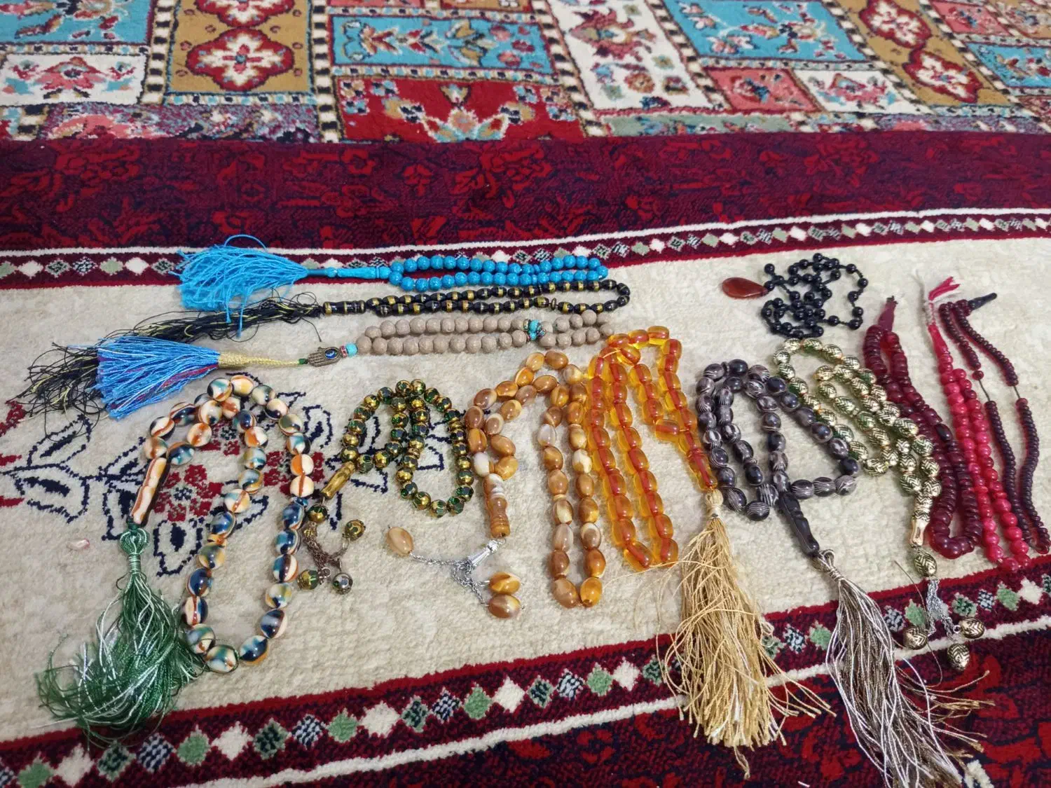 تسبیح ۷۰۰تومان|کلکسیون اشیاء عتیقه|کبودرآهنگ, |دیوار