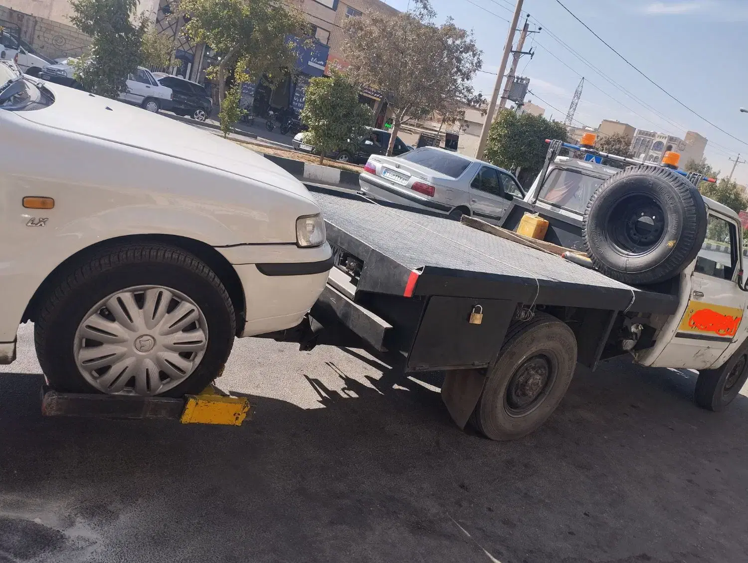 یدک کش و جرثقیل امداد خودرو 24ساعته چرخگیر24 ساعت|خدمات حمل و نقل|شیراز, دروازه قران|دیوار