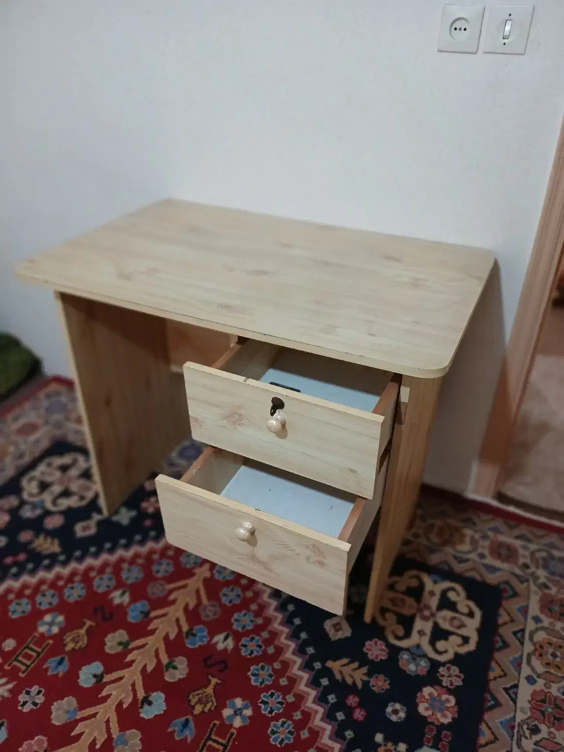 میز تحریر|میز تحریر و کامپیوتر|بابل, |دیوار