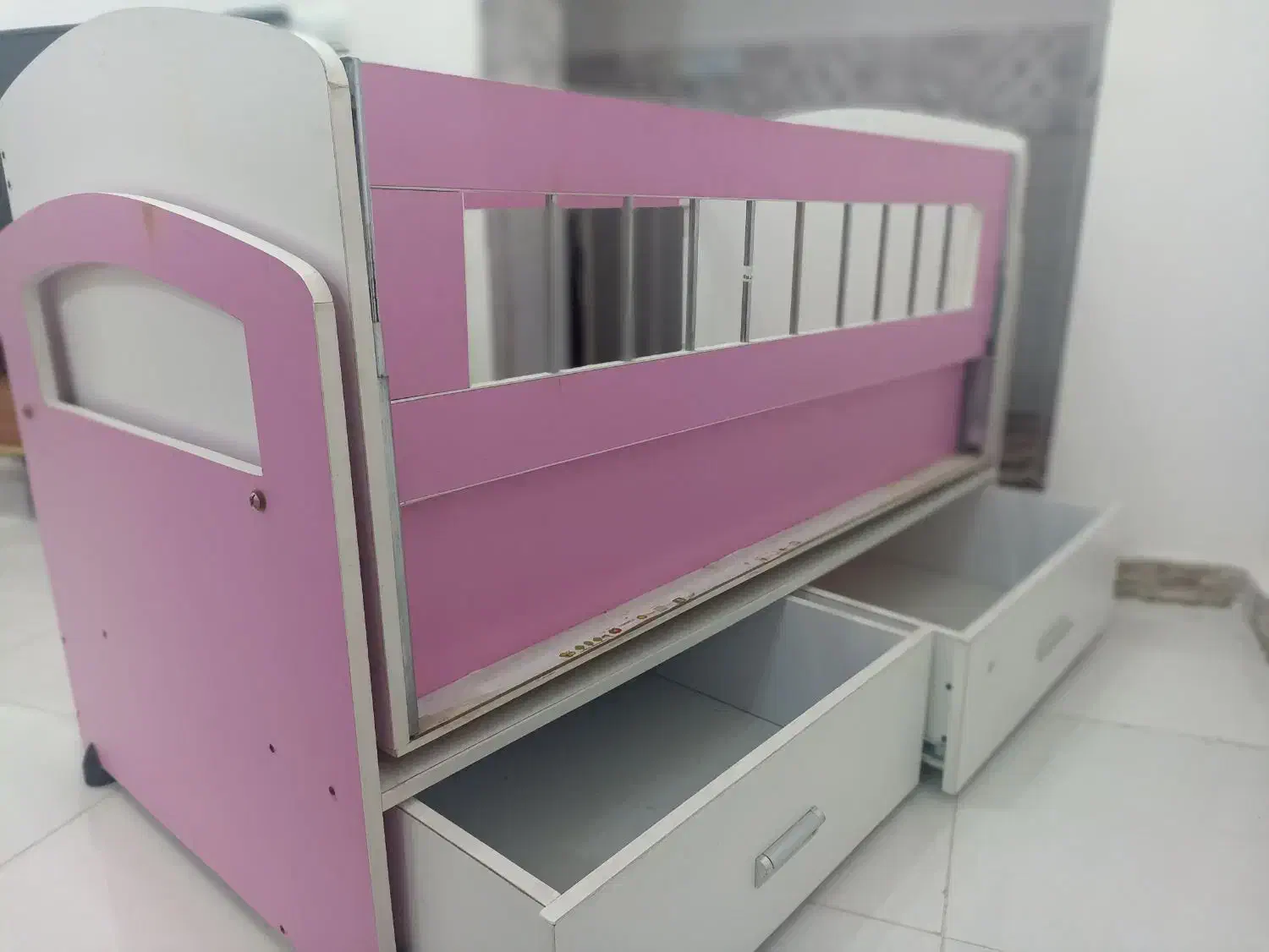 تخت خواب متحرک کودک تاسن7 سالگی|تخت و صندلی بچه|میاندوآب, |دیوار