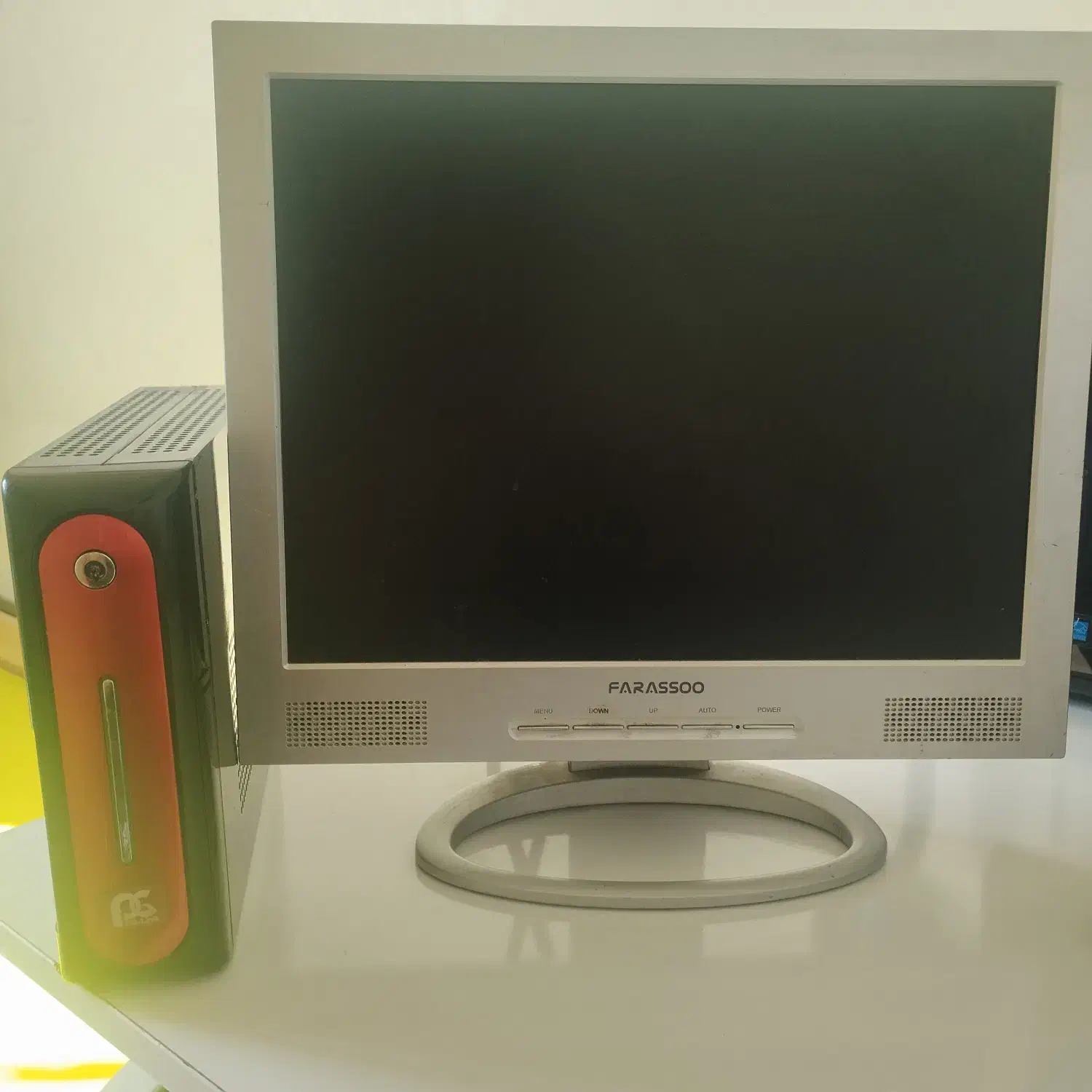 مینی کیس با مانیتور|رایانه رومیزی|پرند, فاز ۳|دیوار