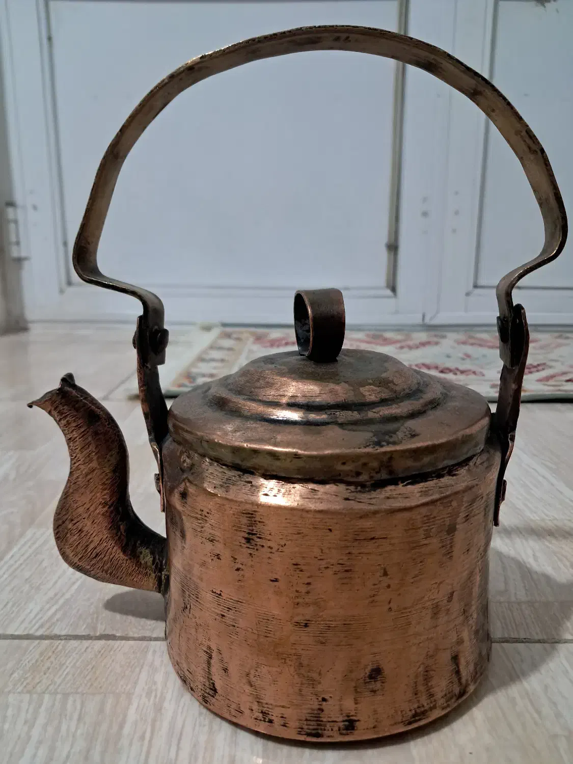 کتری مسی قدیمی|کلکسیون اشیاء عتیقه|ساری, |دیوار