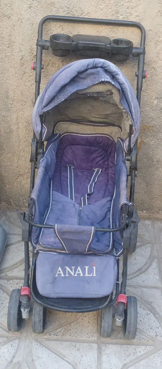 دو عدد کالسکه و یک عدد روروئک|کالسکه و لوازم جانبی|آبیک, |دیوار