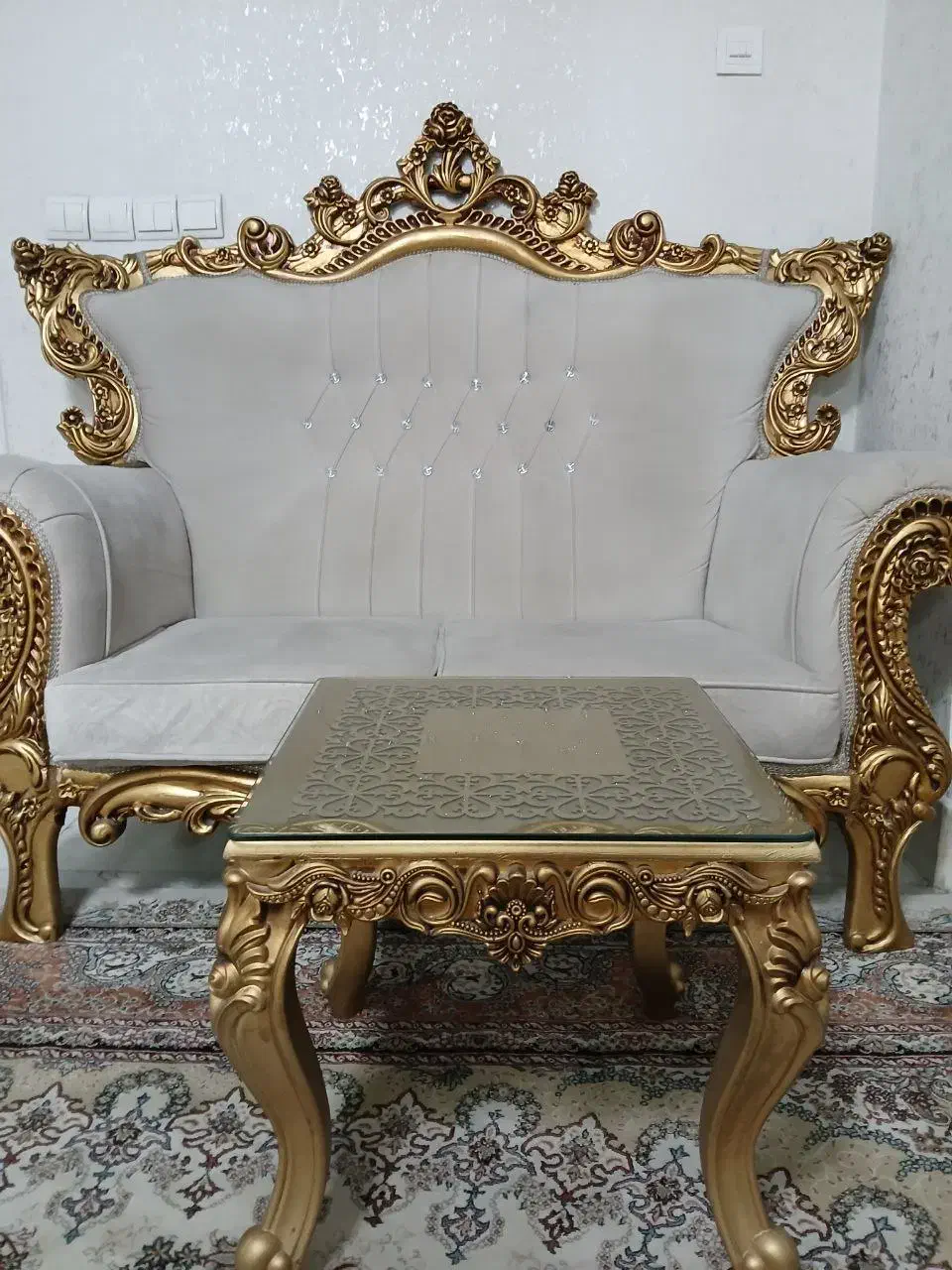 یک دست مبل سلطنتی راحتی ۷نفره|مبلمان خانگی و میز عسلی|تهران, سازمان آب|دیوار