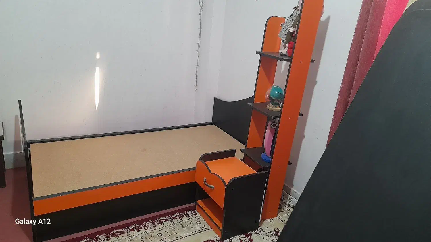 تخت و سرویس‌‌خواب|تخت و سرویس خواب|اسفراین, |دیوار