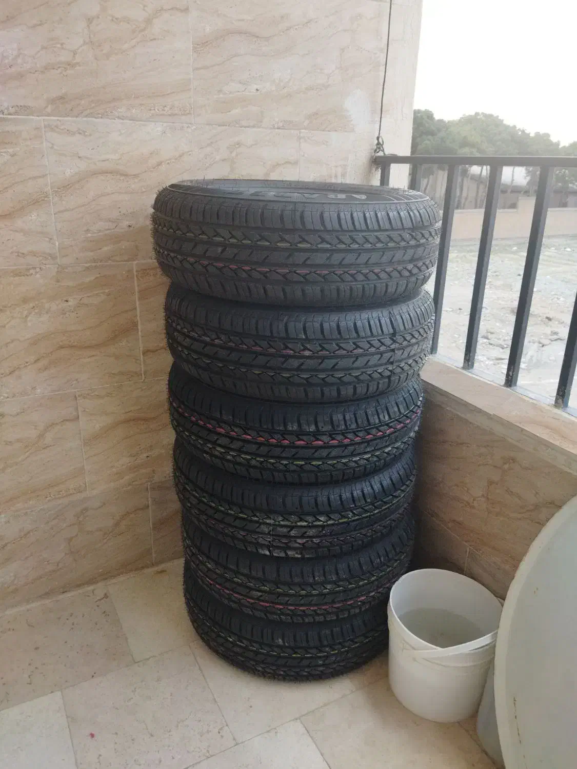 لاستیک بارز 14درجه یک|قطعات یدکی و لوازم جانبی|مشکیندشت, |دیوار