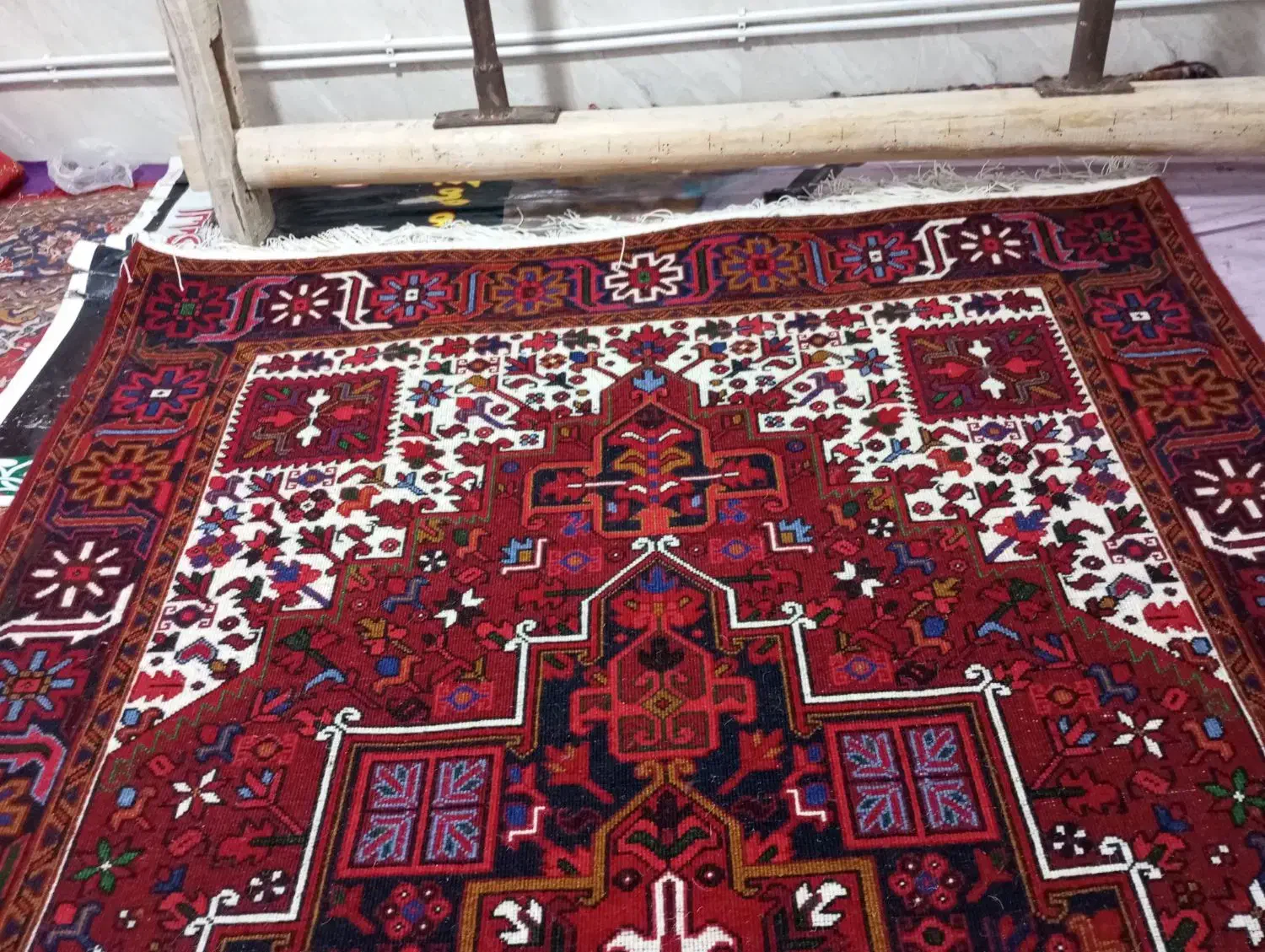 فرش چشمه ازان|فرش|اهر, |دیوار