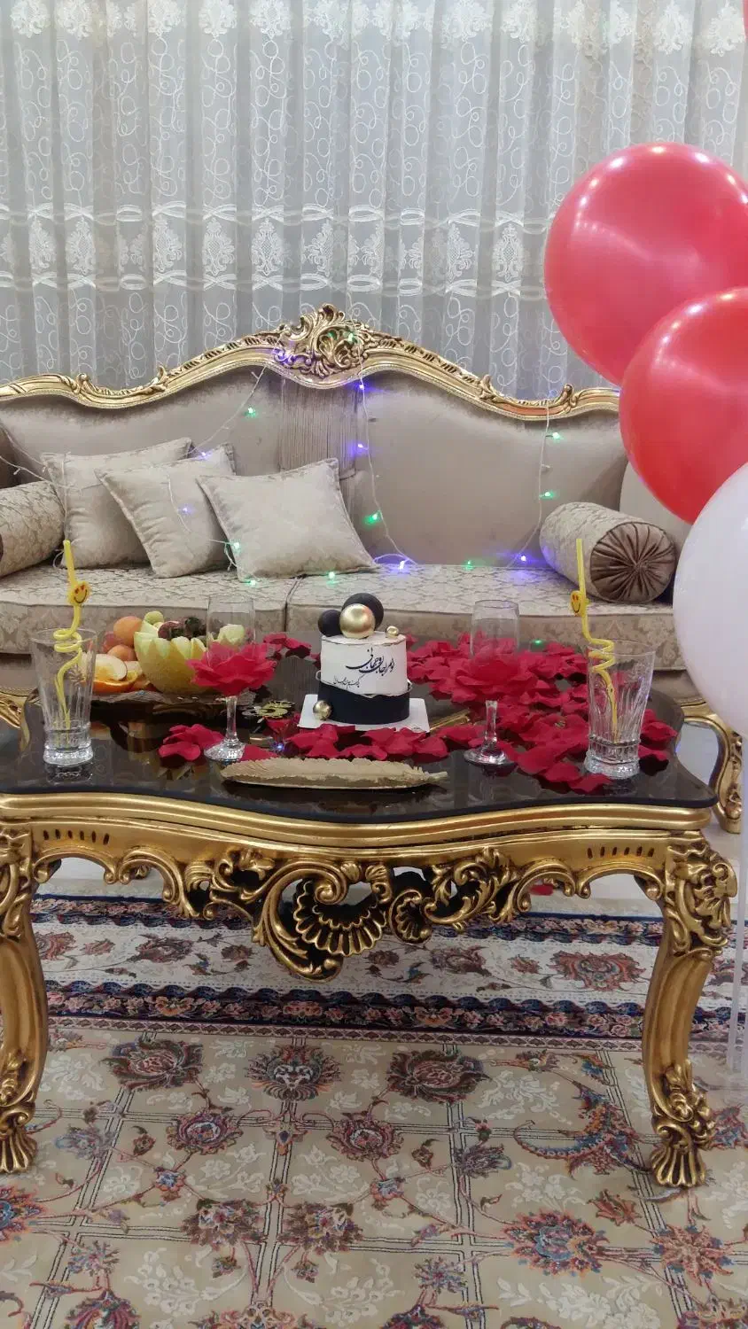 سرویس کامل  تخت پاتختی و میز آرایش   و مبل چوبی|مبلمان خانگی و میز عسلی|قم, نوبهار|دیوار