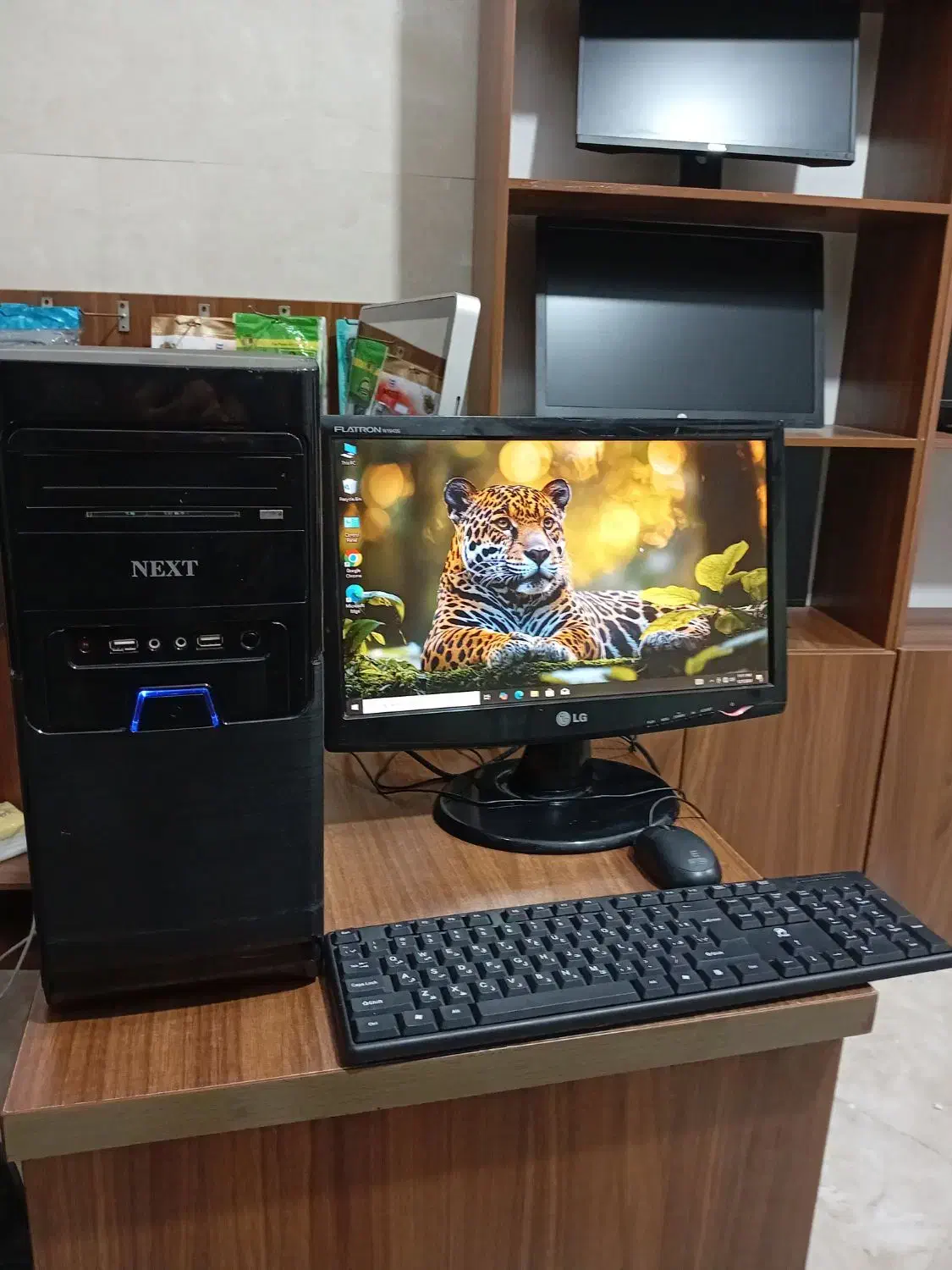 کامپیوتر کامل با ۴ گیگ گرافیک و سی پیو i5|رایانه رومیزی|بابل, |دیوار