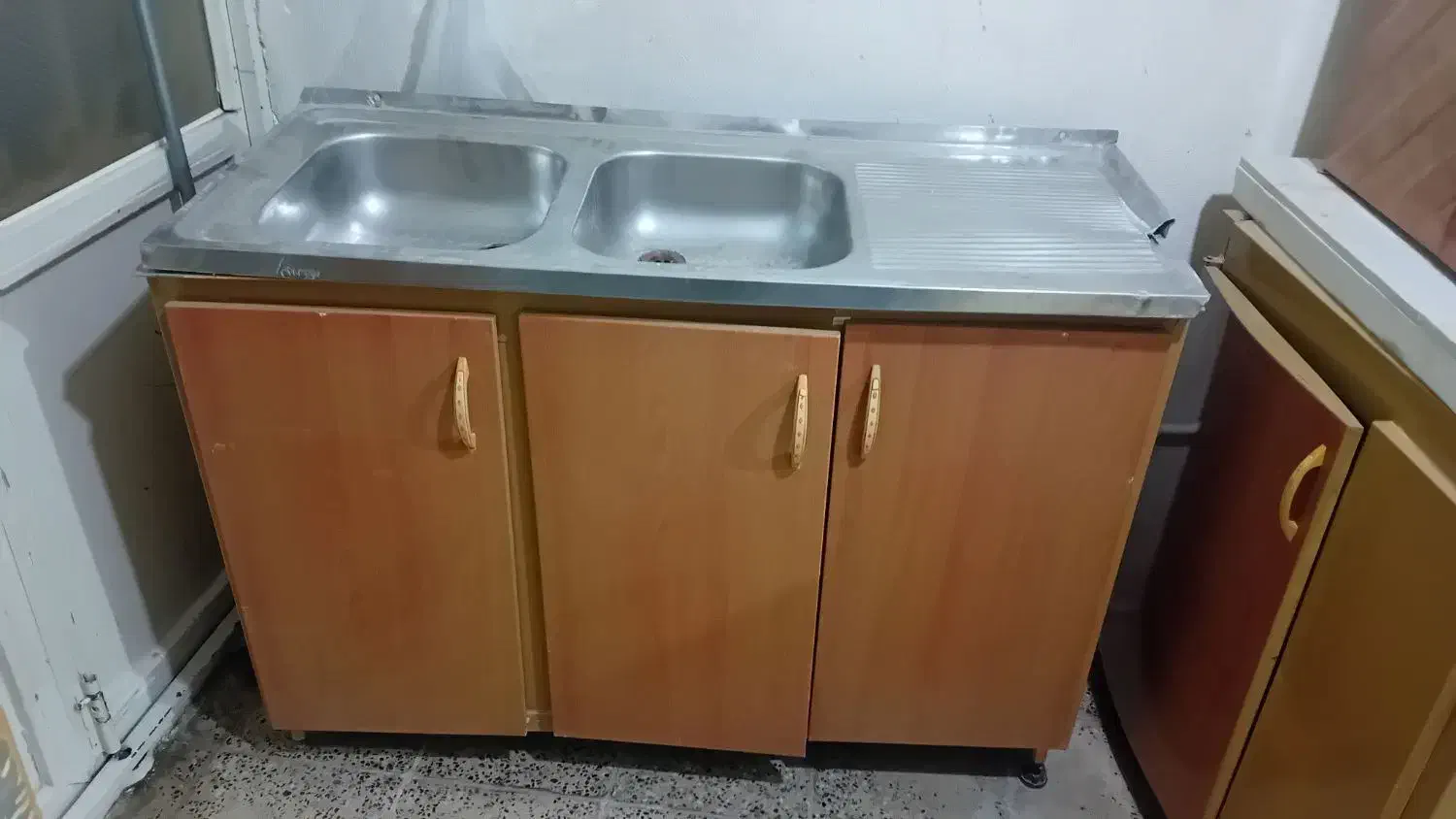 کابینت فلزی همراه سینک وظرف شویی|مصالح و تجهیزات ساختمان|ایلام, |دیوار