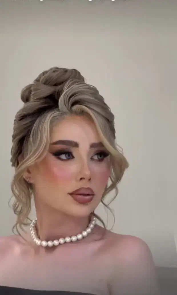 میکاپ وشینیون وی آی پی|خدمات آرایشگری و زیبایی|دورود, |دیوار