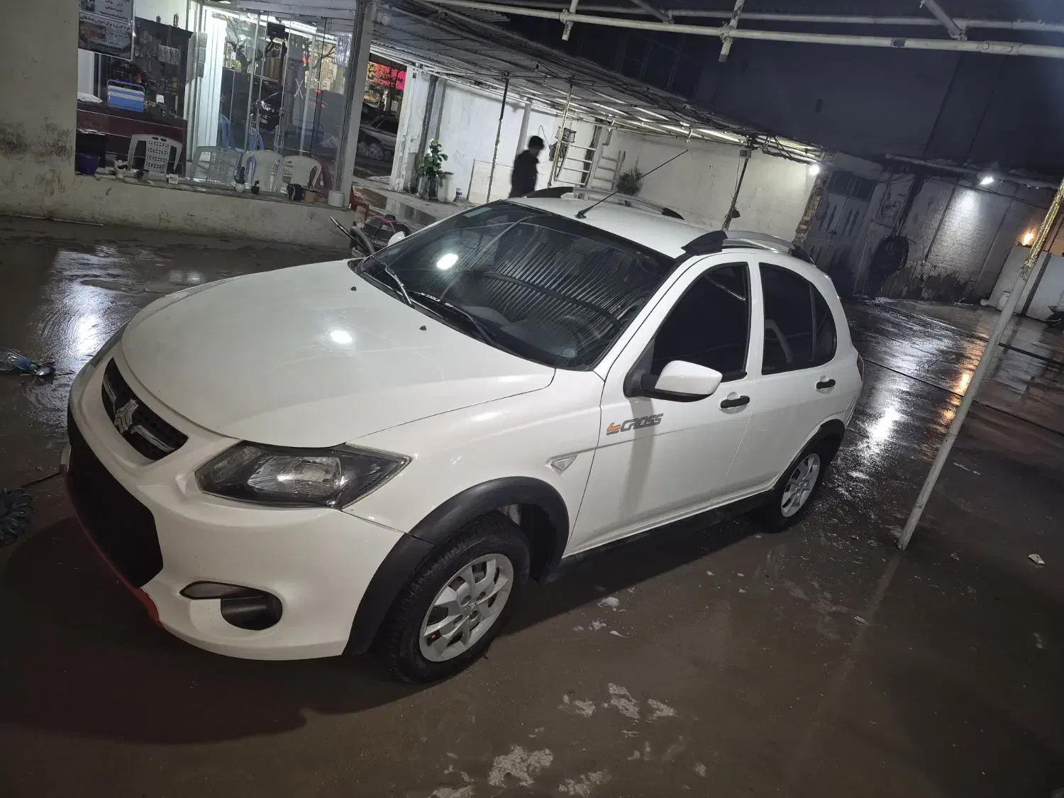 کوئیک آر سفید ۱۴۰۱|خودرو سواری و وانت|قزوین, |دیوار