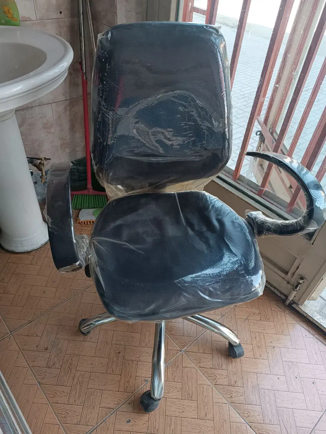 صندلی چرخ دار|صندلی و نیمکت|کرمانشاه, |دیوار