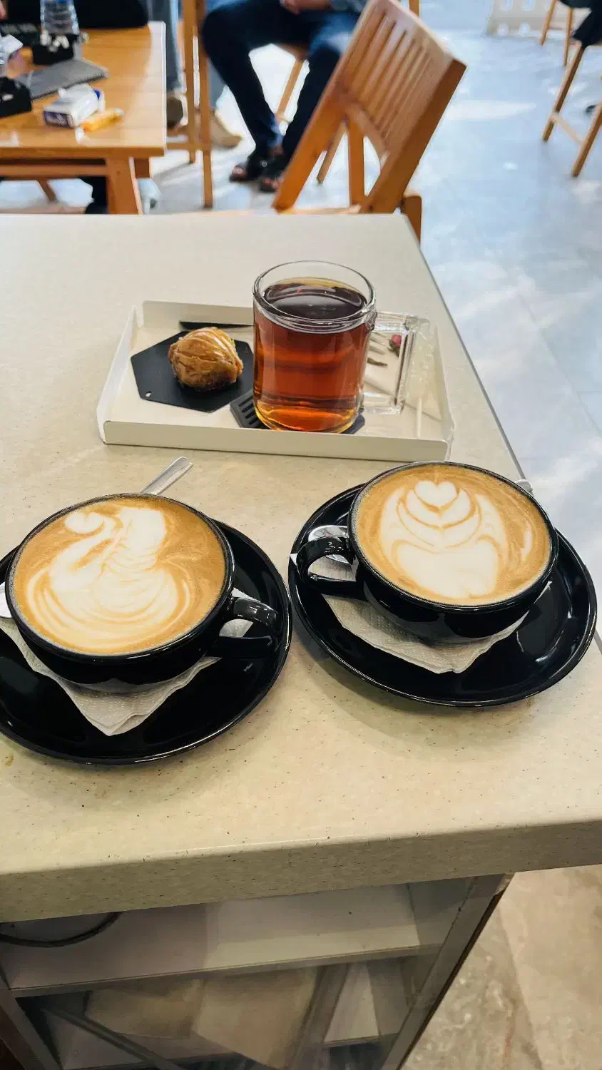 باریستا و سالاد زن، فست فود|استخدام خدمات فروشگاه و رستوران|تهران, سعادتآباد|دیوار