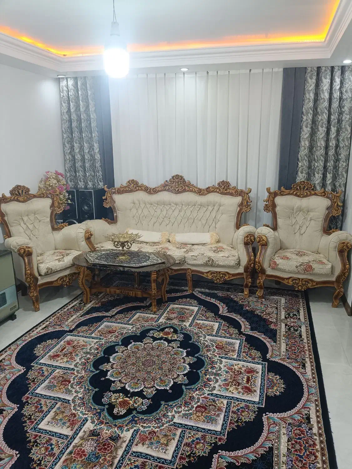 مبل سلطنتی|مبلمان خانگی و میز عسلی|محمدشهر, کوی بهار|دیوار