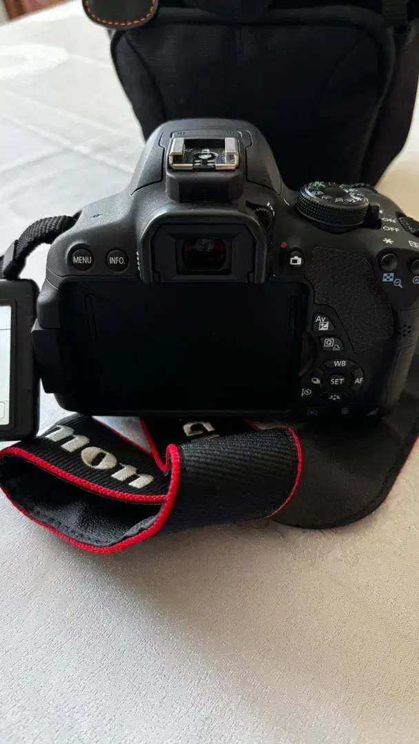 دوربین کانن 700D|دوربین عکاسی و فیلم‌برداری|تهران, نیلوفر|دیوار