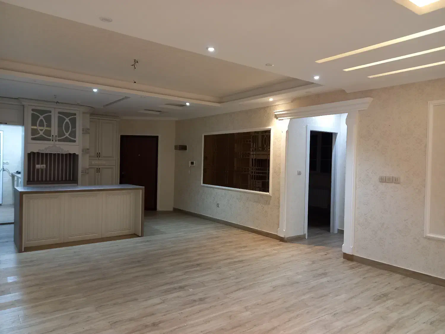 صفاری دو خواب بزرگ تک واحدی|اجارهٔ آپارتمان|رشت, صفاری|دیوار