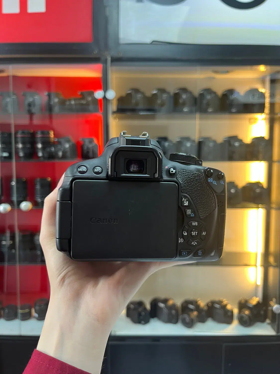 دوربین کانن Canon 700d+18-135mm ویژه دانشجویان|دوربین عکاسی و فیلم‌برداری|کرج, گلشهر|دیوار