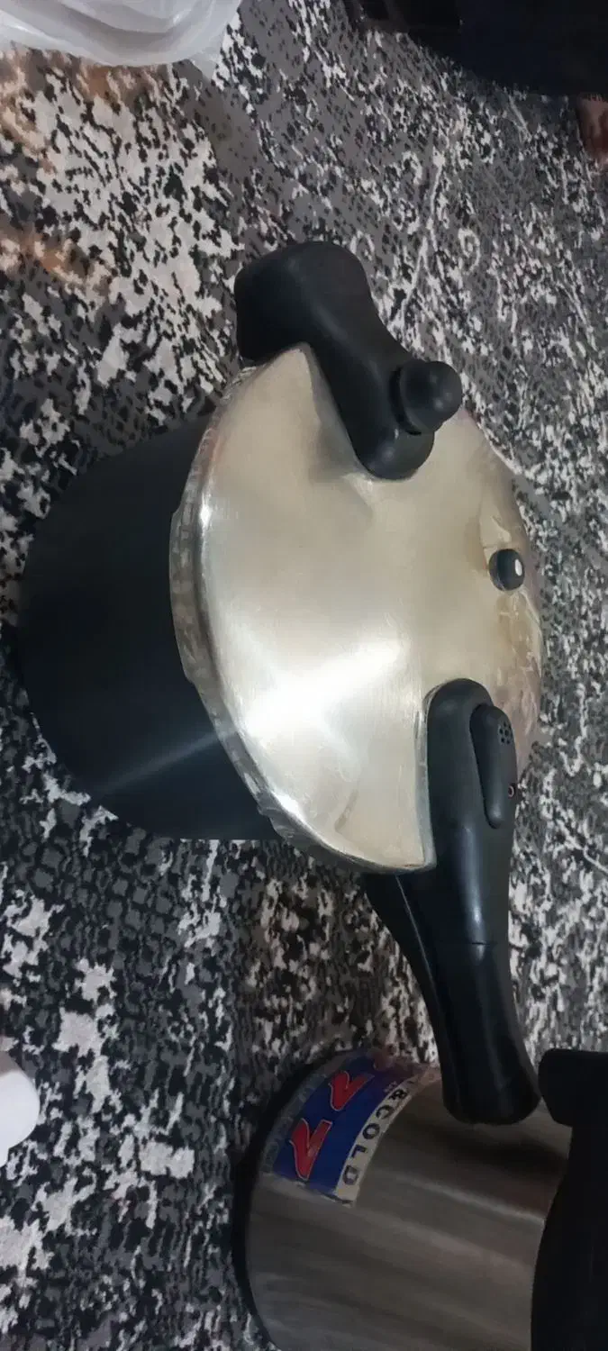 زودپز فلاکس|ظروف پخت‌وپز|اصفهان, باتون|دیوار