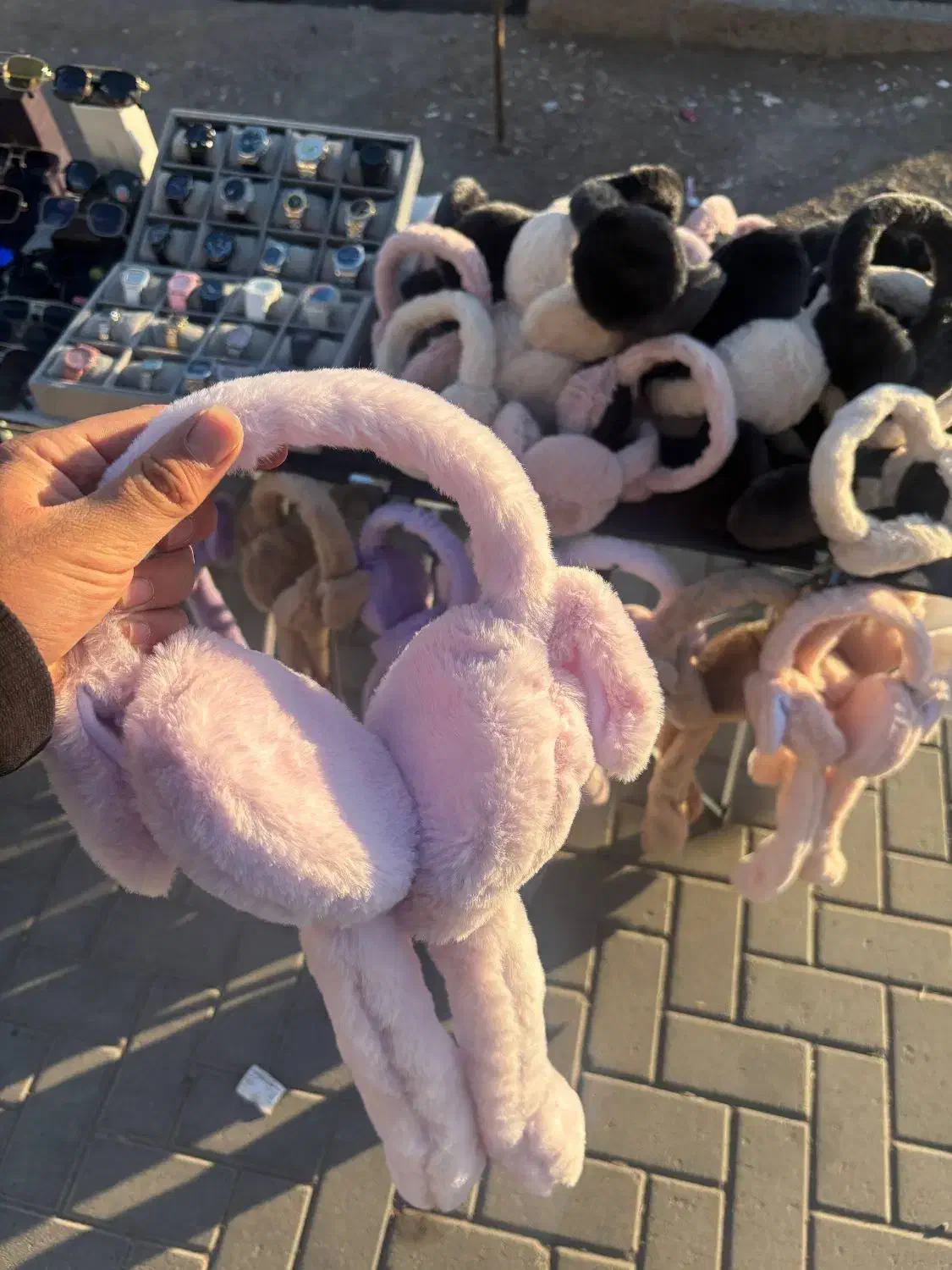 گوشگیر،گوشبند پشمی وارداتی|کفش و لباس بچه|اشتهارد, |دیوار