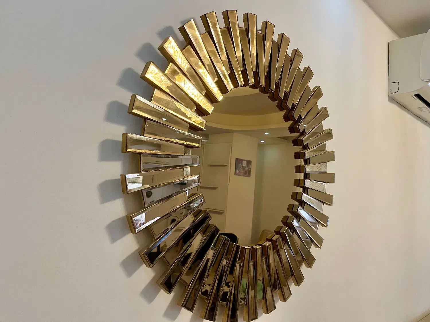 آینه خورشیدی نو زیبا|آینه|رشت, کوی مهر|دیوار