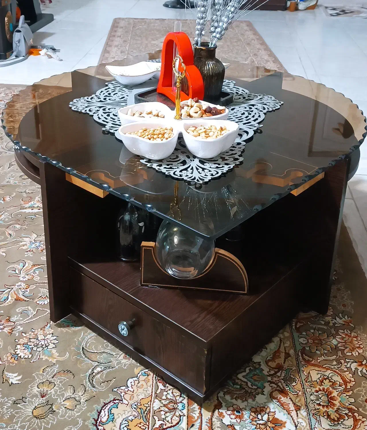 مبلمان و میز ناهار خوری و جلومبلی و میز تلویزیون|مبلمان خانگی و میز عسلی|نسیم‌شهر, |دیوار