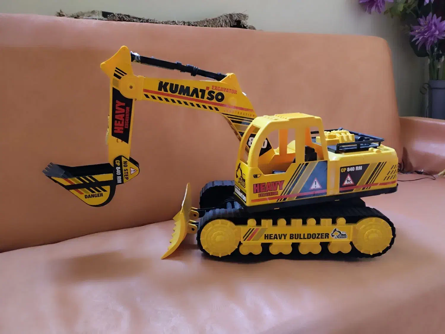 بیل مکانیکی اسباب بازی سایز بزرگ|اسباب‌‌بازی|تبریز, |دیوار