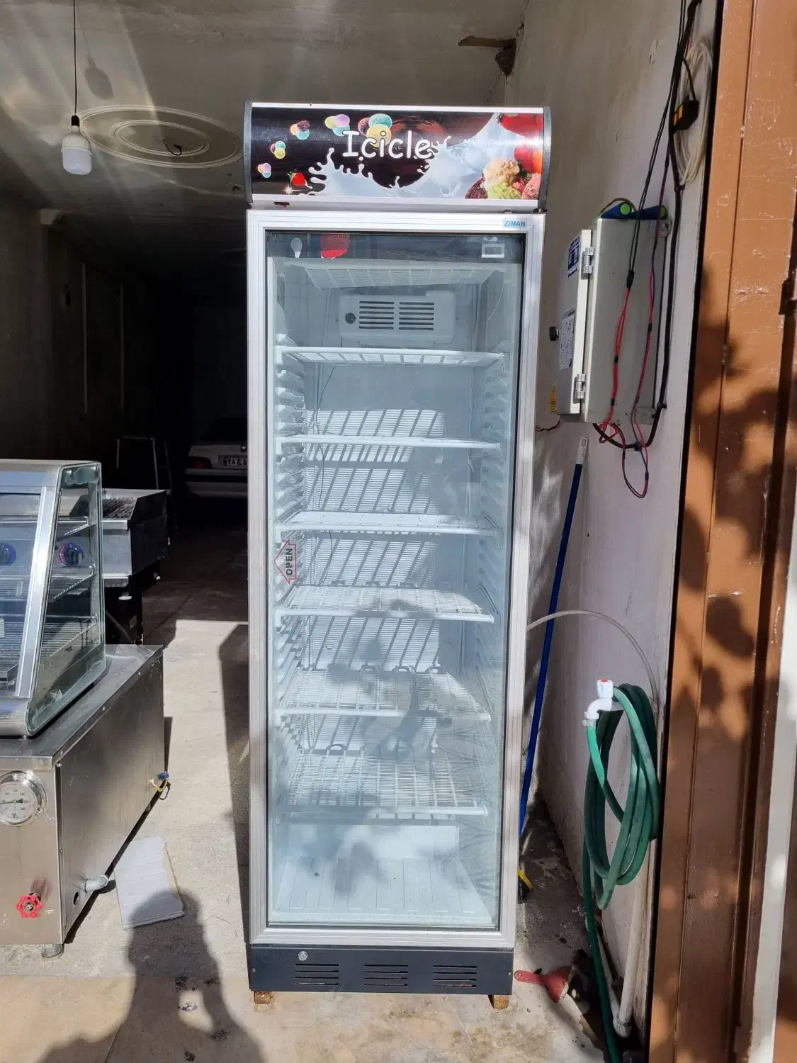 فریزر ایستاده ۶۰ سانتی زیمان مشابه آکبند|فروشگاه و مغازه|نسیم‌شهر, |دیوار