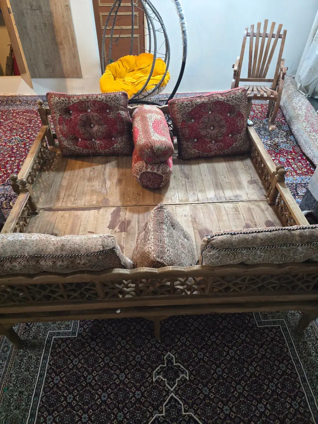 تخت و صندلی چوبی|صندلی و نیمکت|قم, هفت تیر|دیوار