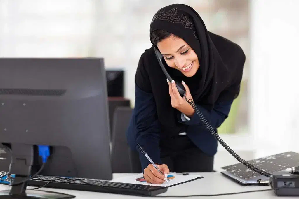 استخدام منشی در کلینیک زیبایی(خانم)|استخدام بازاریابی و فروش|تهران, سعادت‌آباد|دیوار
