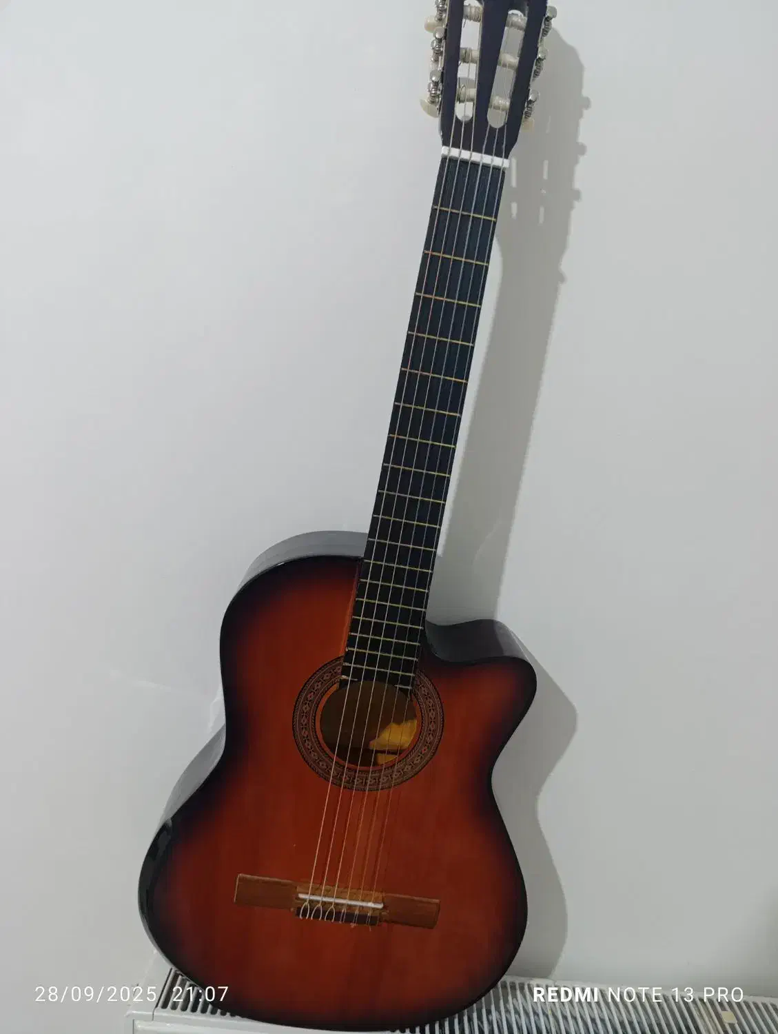 گیتار با کیف خود گیتار|گیتار، بیس، امپلیفایر|ملایر, |دیوار