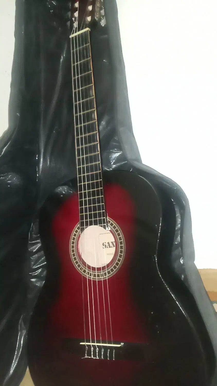 گبتار قدیمی  مارک سانچز|گیتار، بیس، امپلیفایر|ایلام, |دیوار