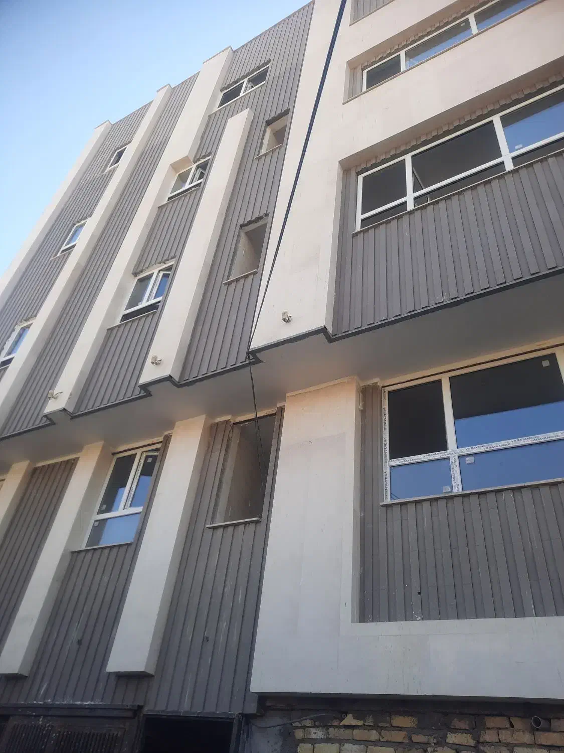 آپارتمان ۸۰متری خیابان فروغی باهنر علاقهمندان|فروش آپارتمان|وردشت, |دیوار