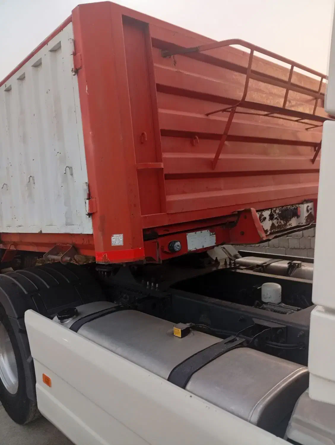 تیغه وتابوت‌ مارال|خودرو سنگین|مهاباد (آذربایجان غربی), |دیوار