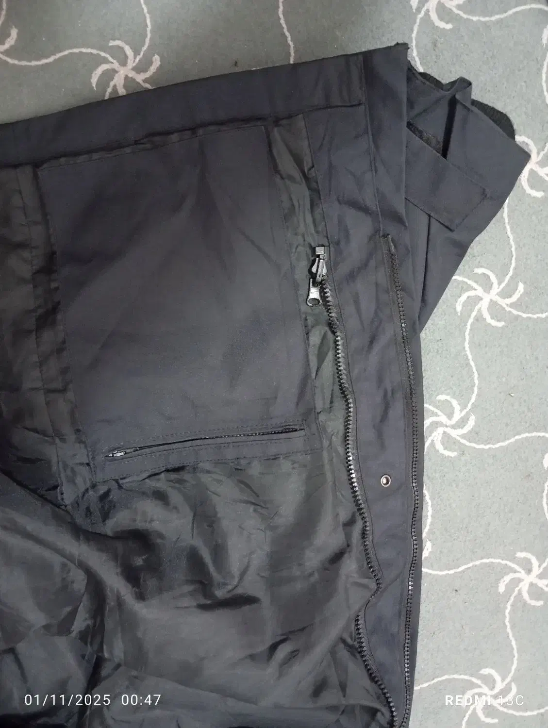 کاپشن|لباس|کوهنانی, |دیوار