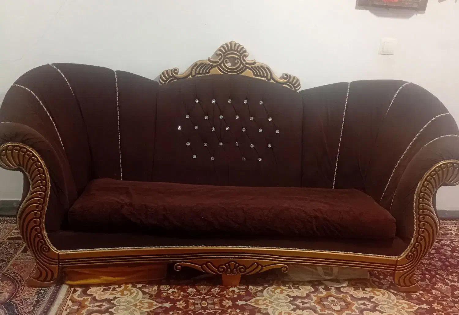 یک عددمبل سه نفره|مبلمان خانگی و میز عسلی|تبریز, |دیوار
