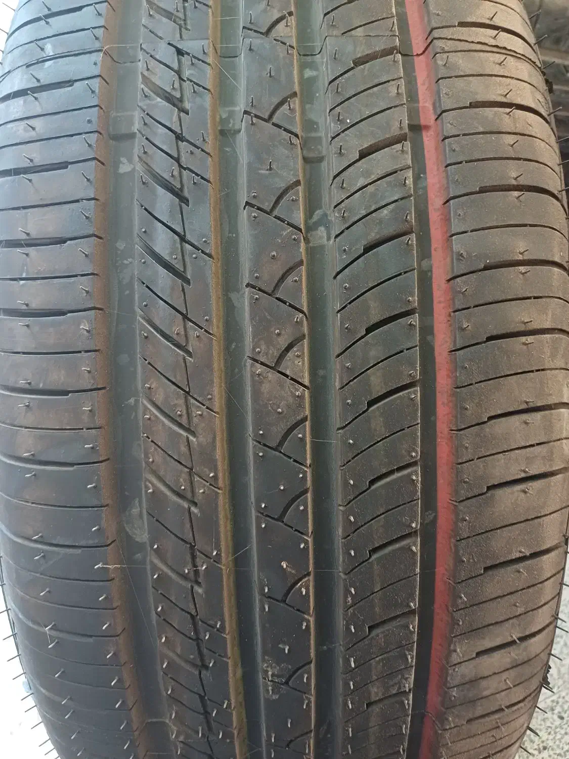 لاستیک بارز۲۲۵۴۵۱۸|قطعات یدکی و لوازم جانبی|خمینی‌شهر, |دیوار